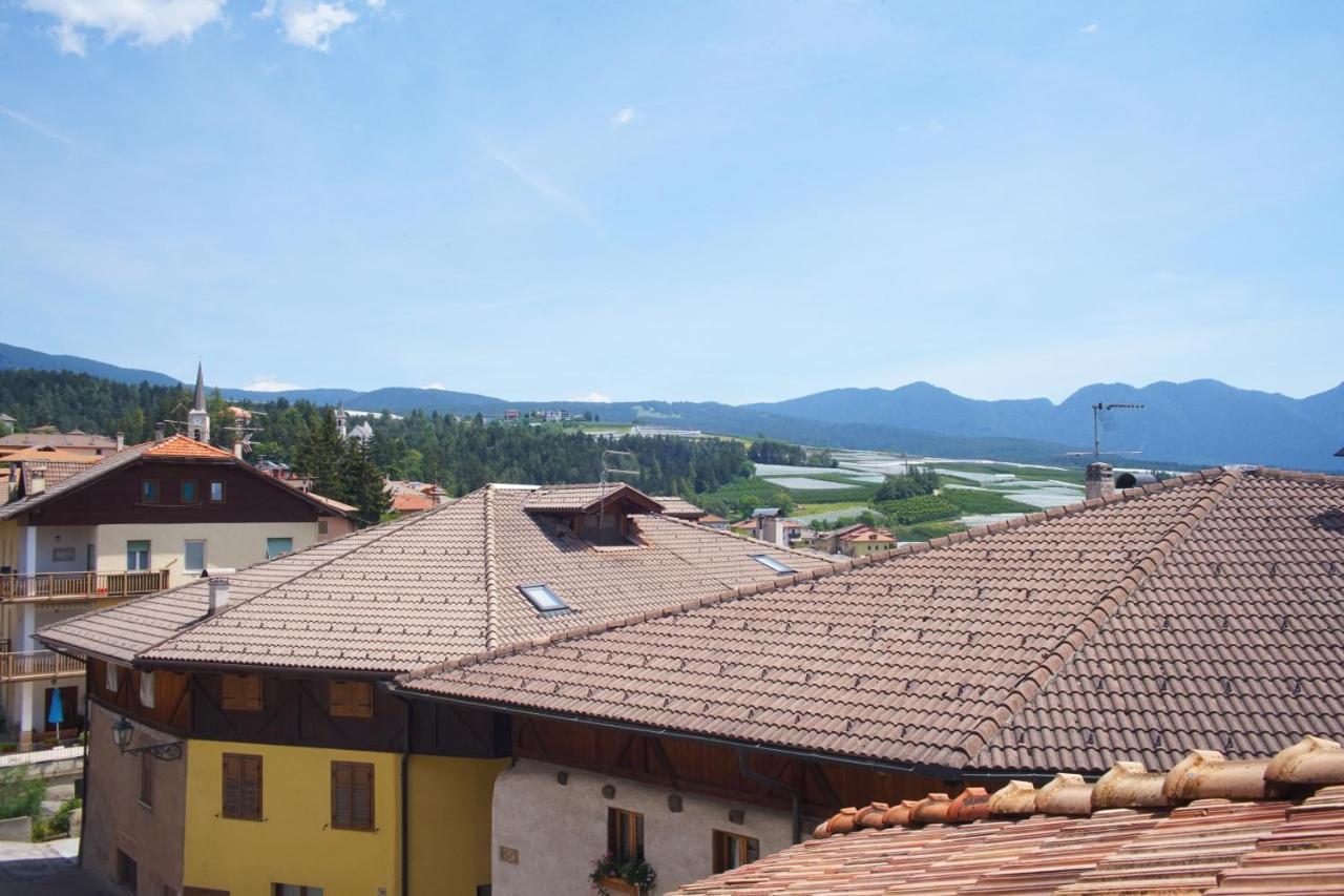 La Casa Altrui- Camere E Zona Relax Con Giardino Coredo Exteriör bild