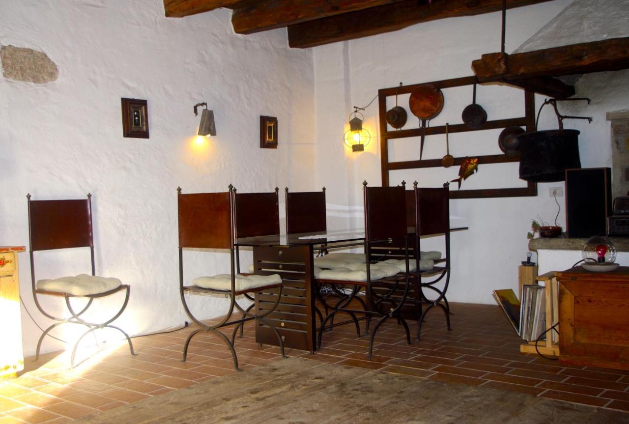 La Casa Altrui- Camere E Zona Relax Con Giardino Coredo Exteriör bild