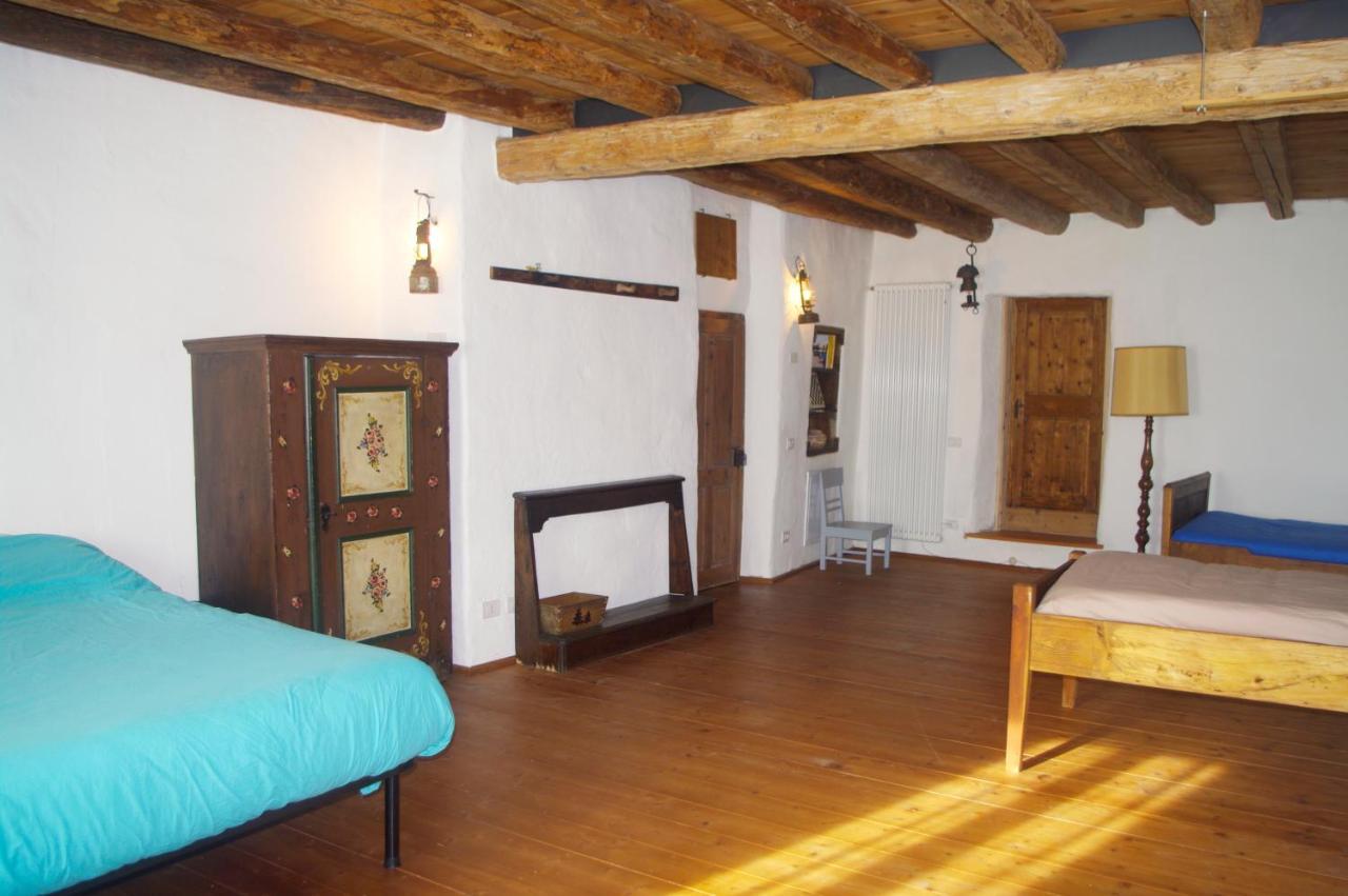 La Casa Altrui- Camere E Zona Relax Con Giardino Coredo Exteriör bild